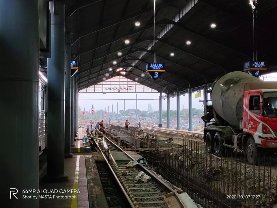 Proyek peninggian peron di lokasi jalur 3 dulunya berada | Foto: Somasta Kharisma Jati