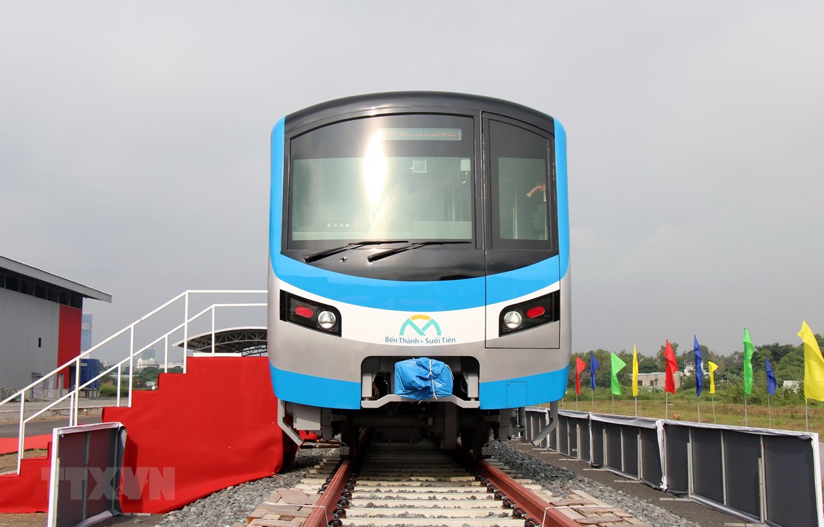 Rangkaian pertama Ho Chi Minh Metro yang diperlihatkan pada Selasa lalu | Vietnamplus