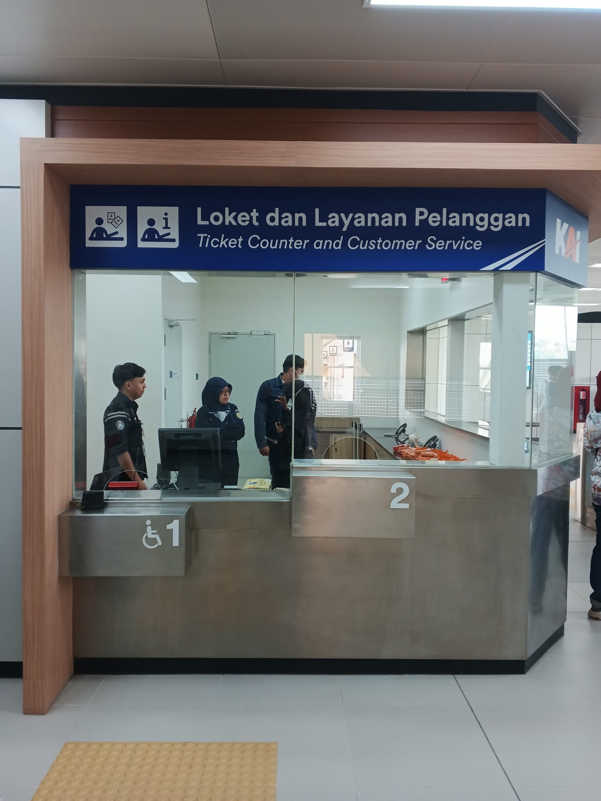 Loket dan layanan pelanggan | Foto: Adrian Falah Diratama