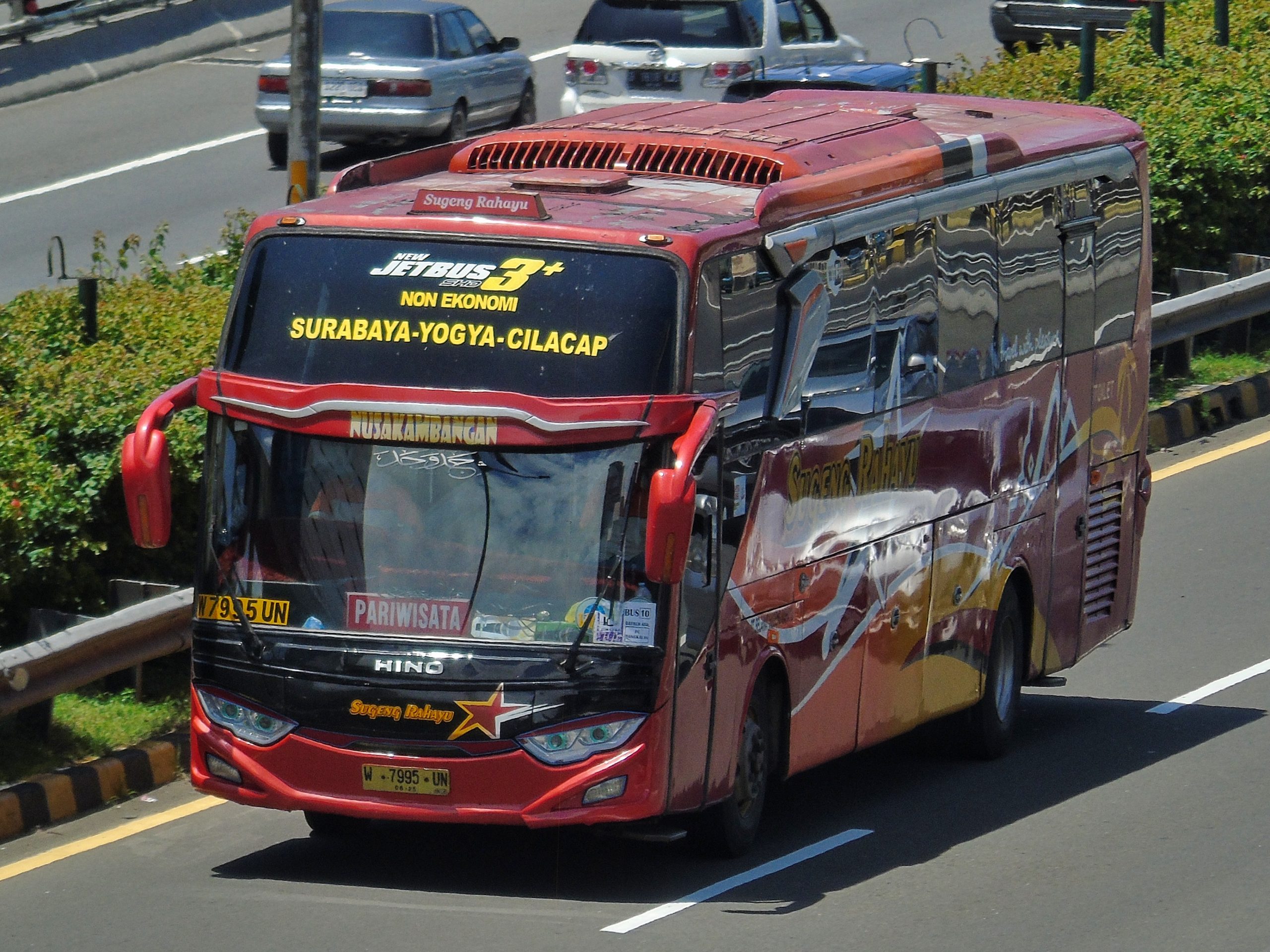 Bus Jawa Timuran 