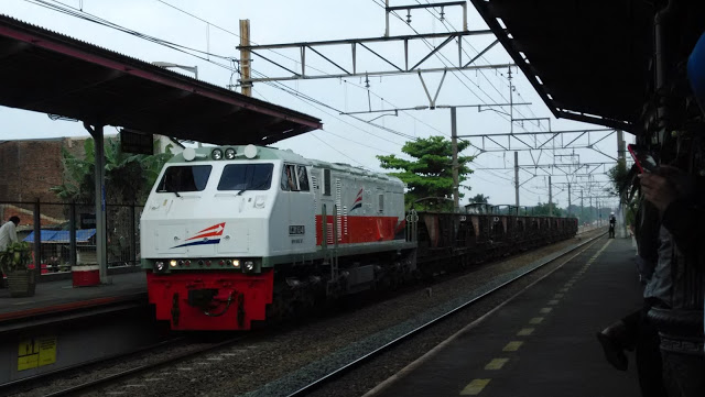 lokomotif cc201