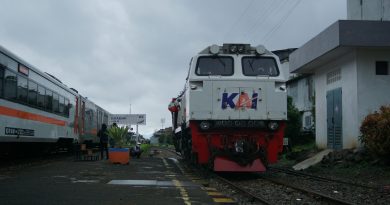 Jumlah Penumpang Terus Bertumbuh, KAI Commuter Dorong Elektrifikasi ke Cikampek dan Sukabumi