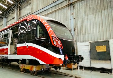 Proses Assembly LRT Jabodebek. Foto Rizki Fajar Novanto (RED)