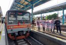 Pecinta Kereta Api di Daop 6 Yogyakarta Lepas Kepergian KRL Seri 205