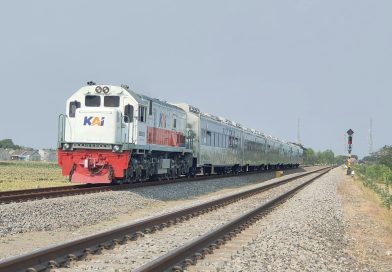 INKA Ujicobakan Armada Kereta Eksekutif dan Luxury Stainless Steel Generasi Terbaru