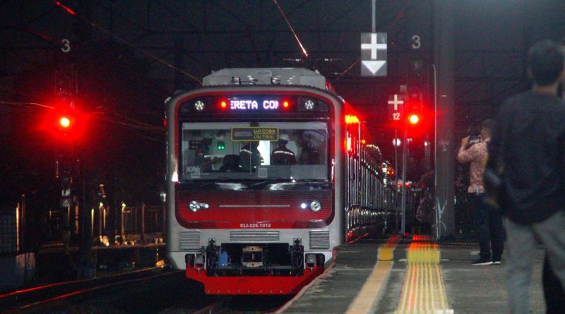 Rangkaian Pertama KRL Seri CLI-225 Jalani Uji Dinamis di Jabodetabek
