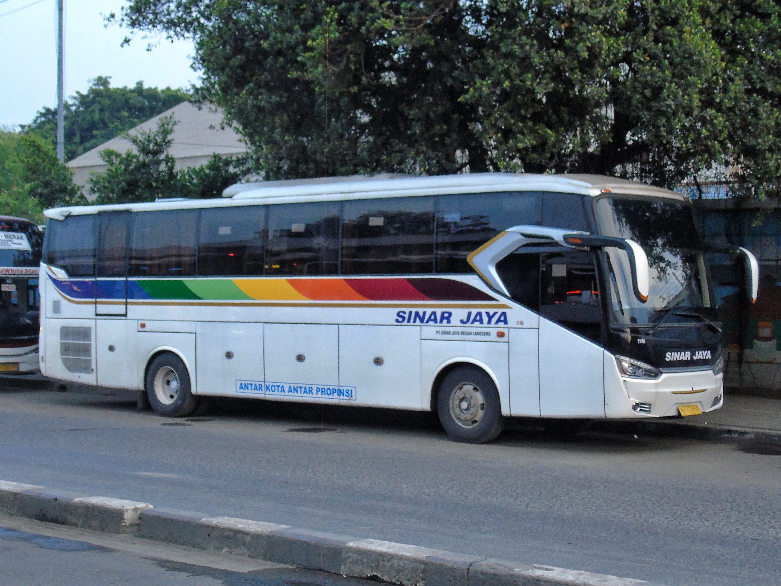 Bus pagi Sinar Jaya