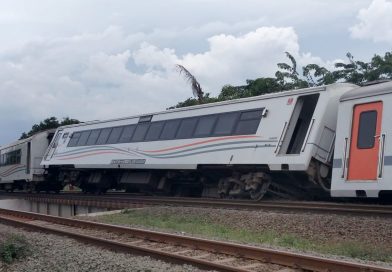 Salah Satu Kereta dari KA Purwojaya Fakultatif yang Tergelincir. | Foto: Istimewa