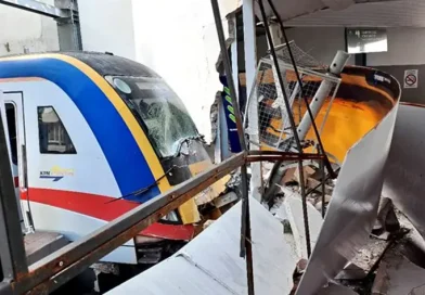 Kereta Komuter KTM Tabrak Sepur Badug di Butterworth