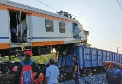 11 Orang Tewas Dalam Tabrakan KA Lokal Dengan Kereta Barang di India