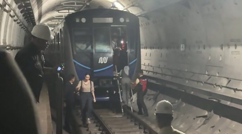 Pohon Tumbang di Bundaran Senayan, Perjalanan MRT Terhambat
