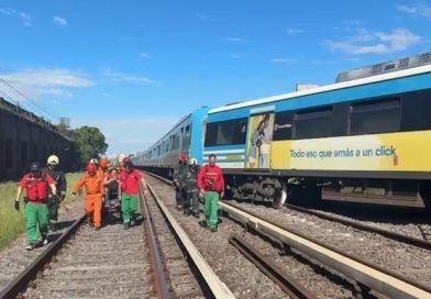 Kereta Komuter Ngedrift di Buenos Aires, 20 Penumpang Terluka