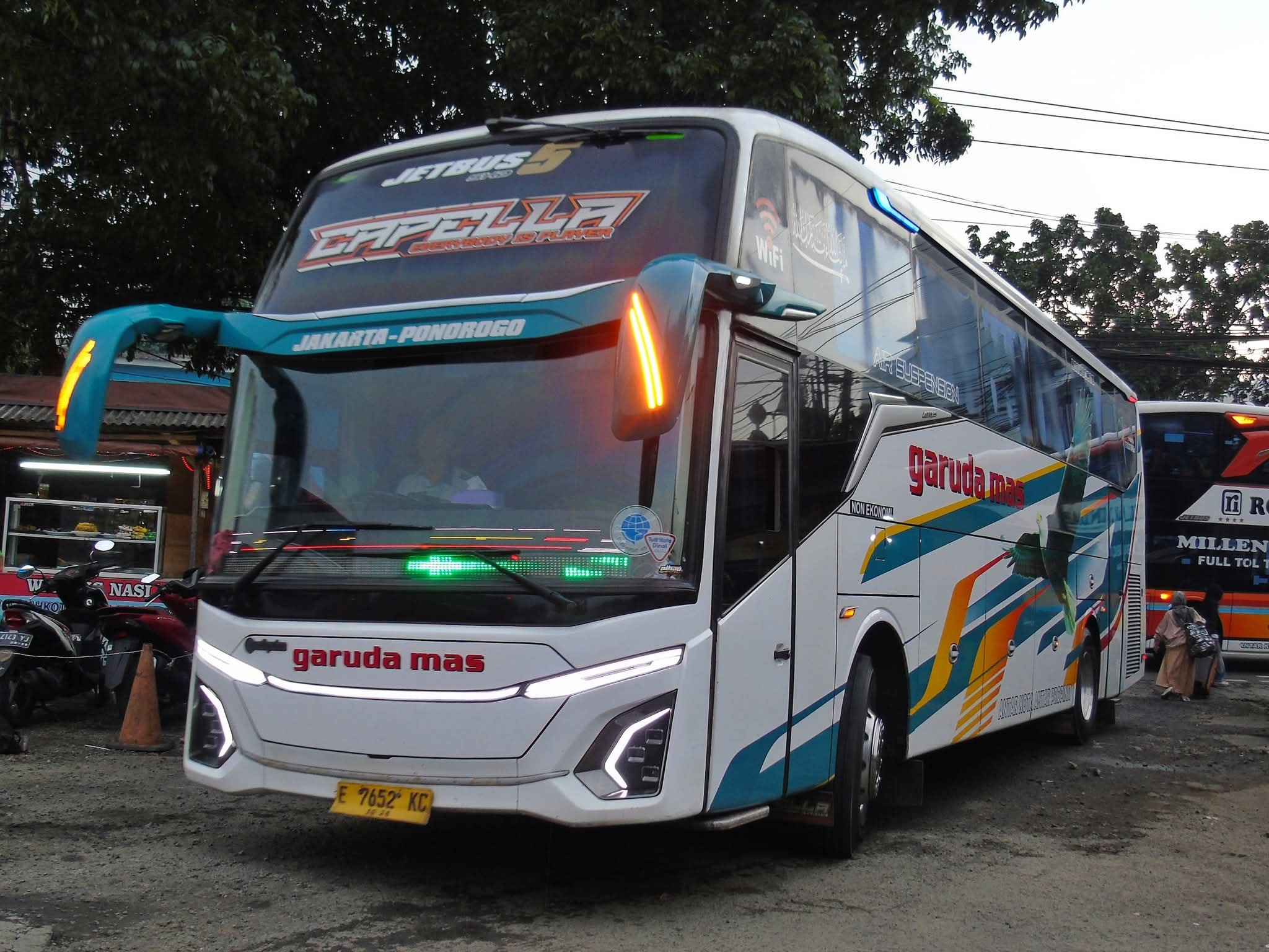 Bus garuda mas