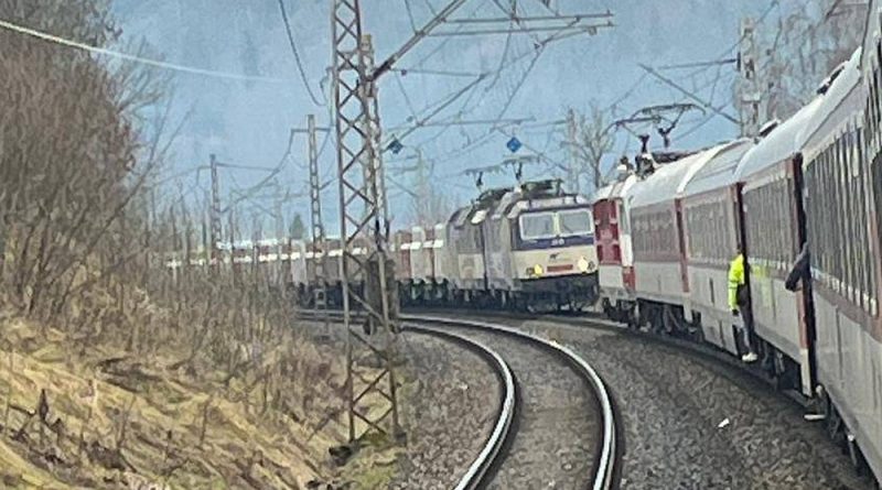 KA Barang dan Penumpang Nyaris Adu Banteng di Slovakia