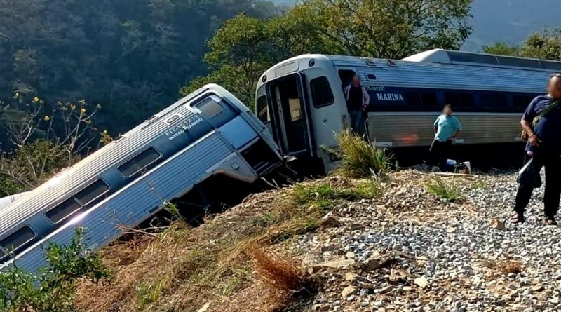 Rangkaian KA Masuk Jurang di Meksiko, 13 Orang Tewas