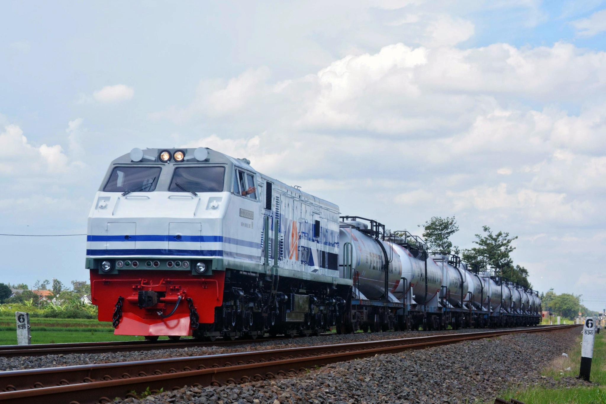 CC203 02 03 dengan Livery WnB "Logo Wumbo" Terbaru