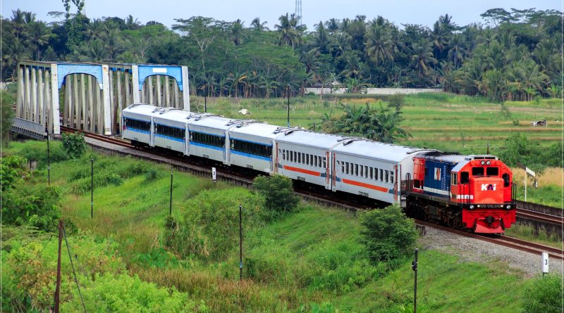 Pengiriman Kereta Ekonomi Kerakyatan dari Jakarta ke Yogyakarta. Foto: Erzi Anjar Azakki via Facebook