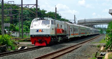 Ilustrasi: KA Blambangan Ekspres, saat ini menjadi satu-satunya KA yang langsung menghubungkan Jawa bagian barat dengan Banyuwangi via Semarang dan Surabaya | Foto: RED/Ikko Haidar Farozy