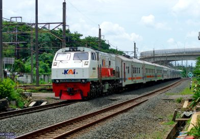 Ilustrasi: KA Blambangan Ekspres, saat ini menjadi satu-satunya KA yang langsung menghubungkan Jawa bagian barat dengan Banyuwangi via Semarang dan Surabaya | Foto: RED/Ikko Haidar Farozy