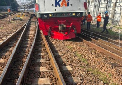 KA Jaka Tingkir dan KA Serayu Bersenggolan di Stasiun Pasar Senen, Operasional Lin Cikarang Terganggu