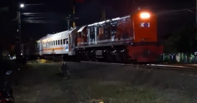 Sarana Kereta Ekonomi Modifikasi Tiba di Lampung