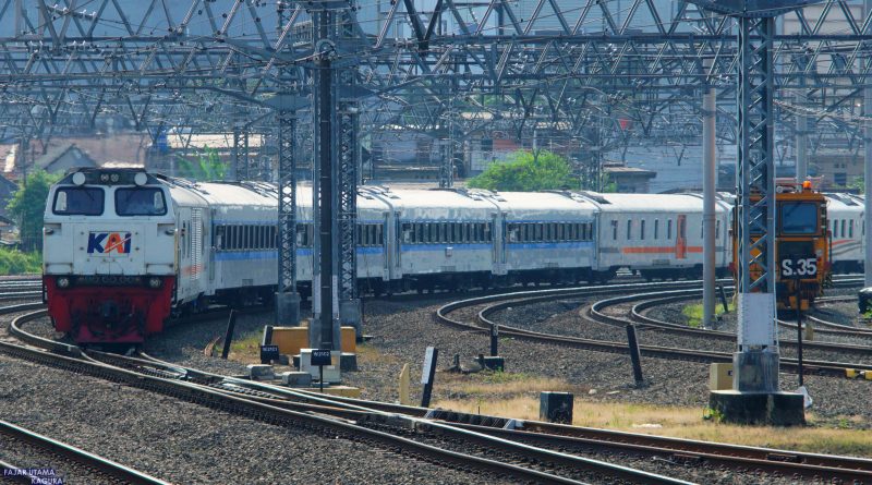 PT KAI Perkenalkan Kereta Ekonomi Kerakyatan, Ternyata (Lumayan) Nyaman!