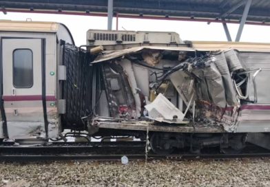 Lokomotif Langsir Tabrak Kereta Tidur di Tailan