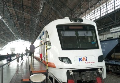 KAI Commuter Operasikan KRL EA203 di Lin Priok
