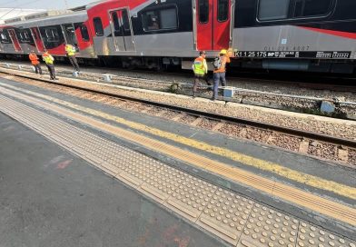 Rangkaian Commuter Line Anjlok di Jakarta Kota