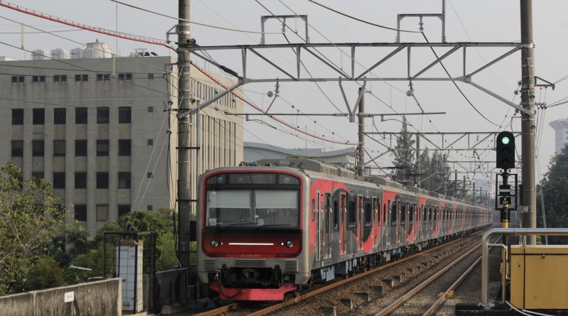 KRL CLI-225 Buatan PT INKA Kembali Beroperasi Pasca General Check Up