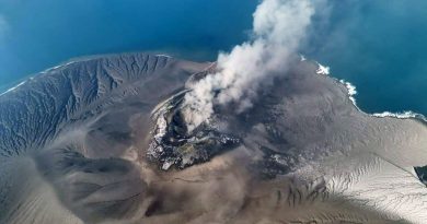 Jalur Udara Ditutup Akibat Letusan Anak Krakatau, KAI Operasikan KA Tambahan