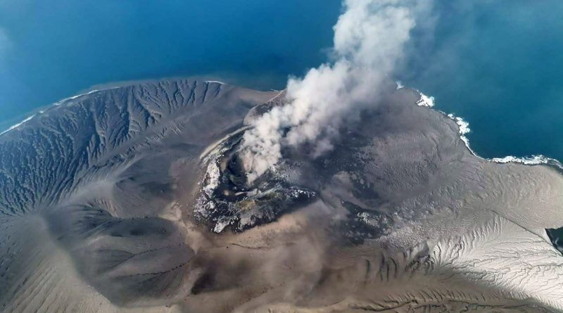 Jalur Udara Ditutup Akibat Letusan Anak Krakatau, KAI Operasikan KA Tambahan